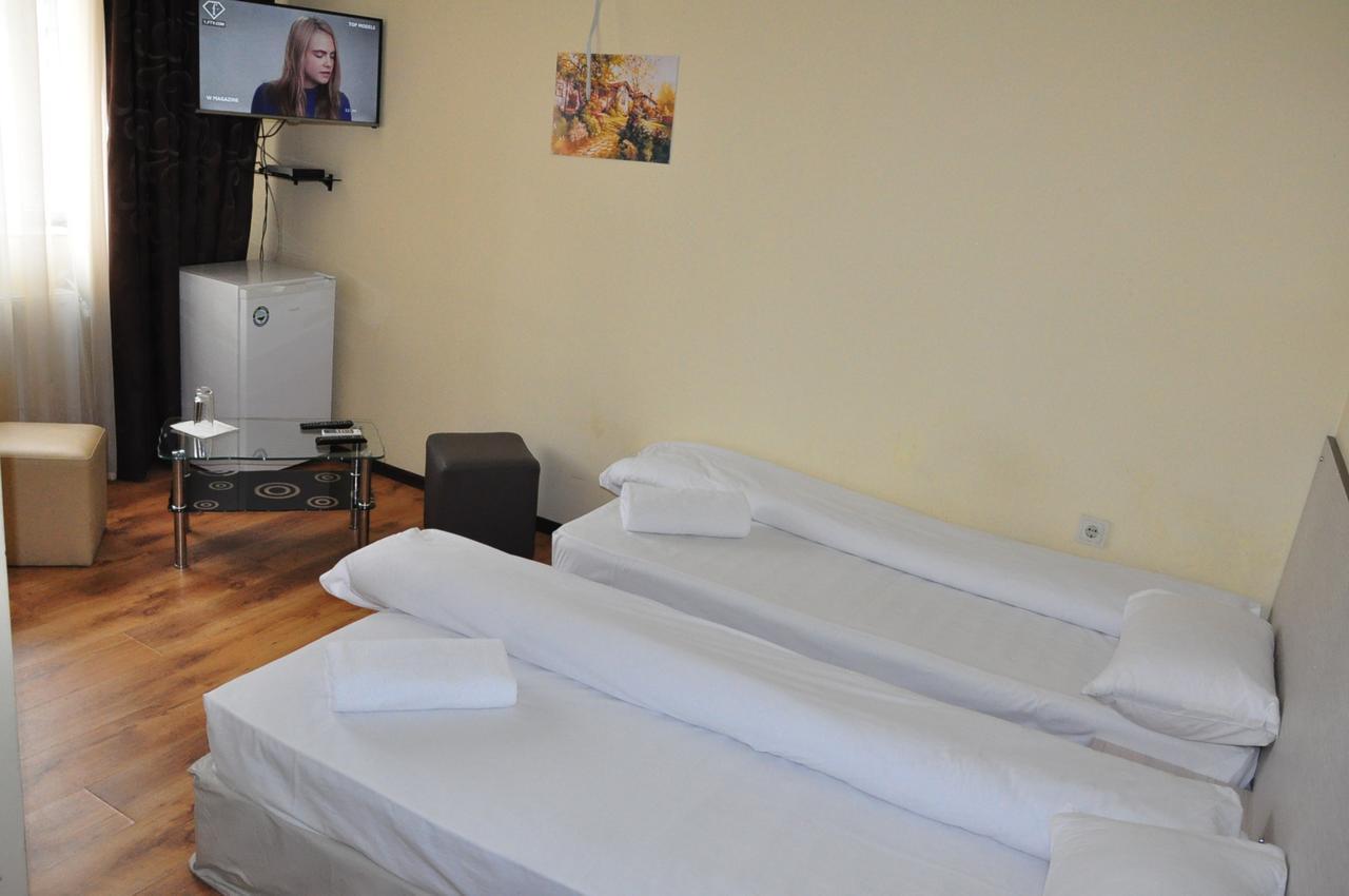 Opanets Guest Rooms Simona מראה חיצוני תמונה