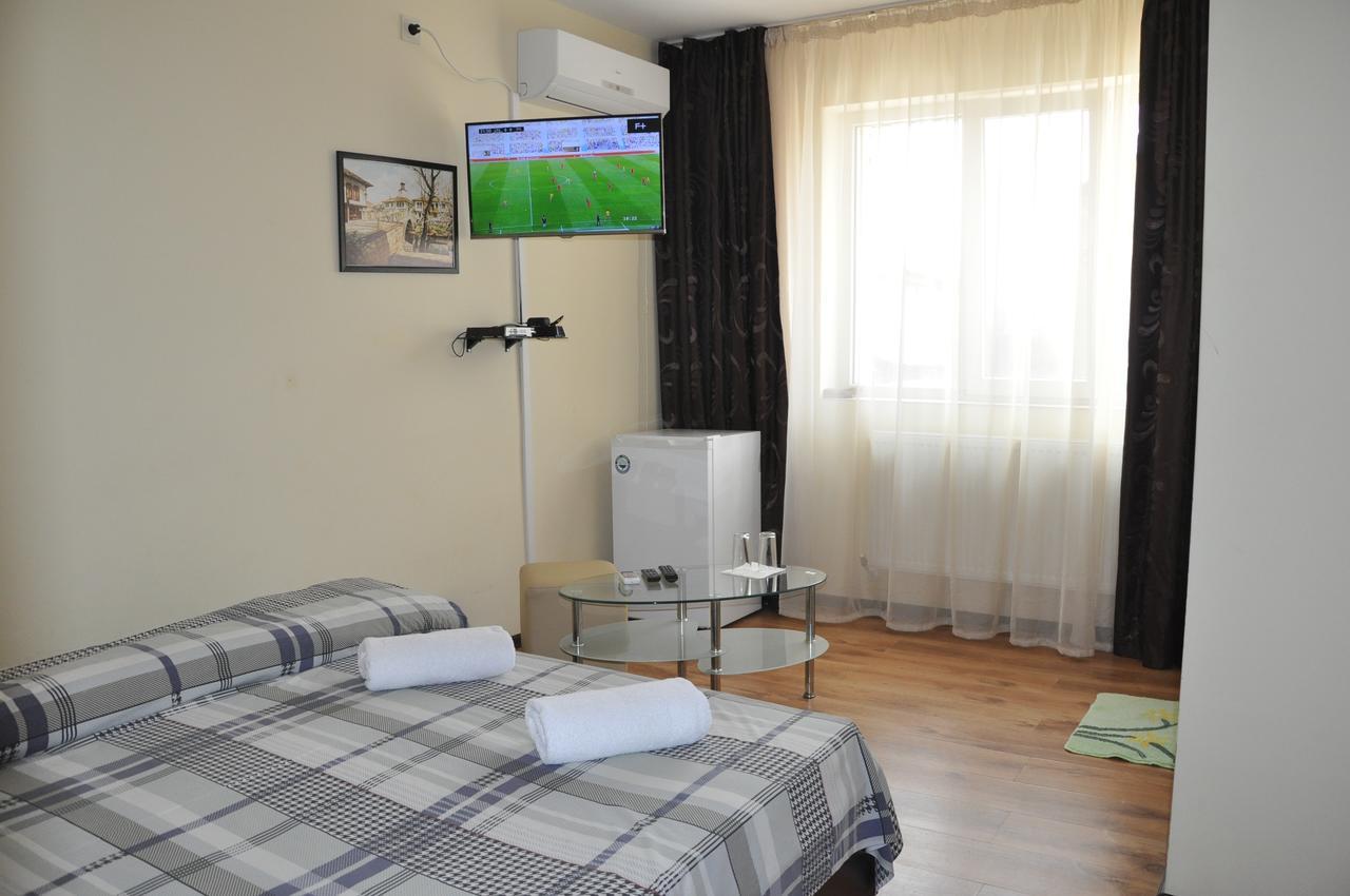 Opanets Guest Rooms Simona מראה חיצוני תמונה
