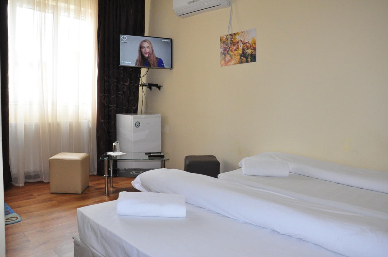 Opanets Guest Rooms Simona מראה חיצוני תמונה