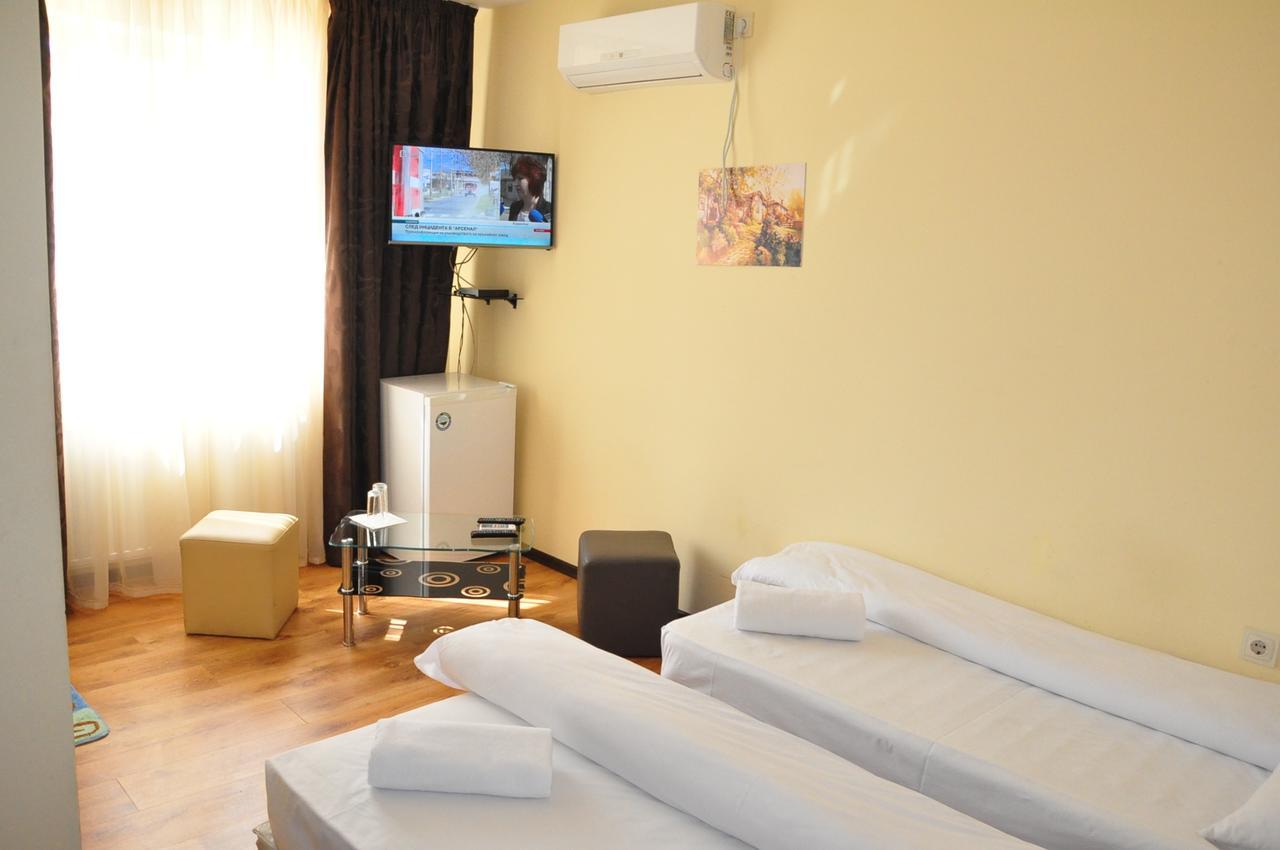 Opanets Guest Rooms Simona מראה חיצוני תמונה