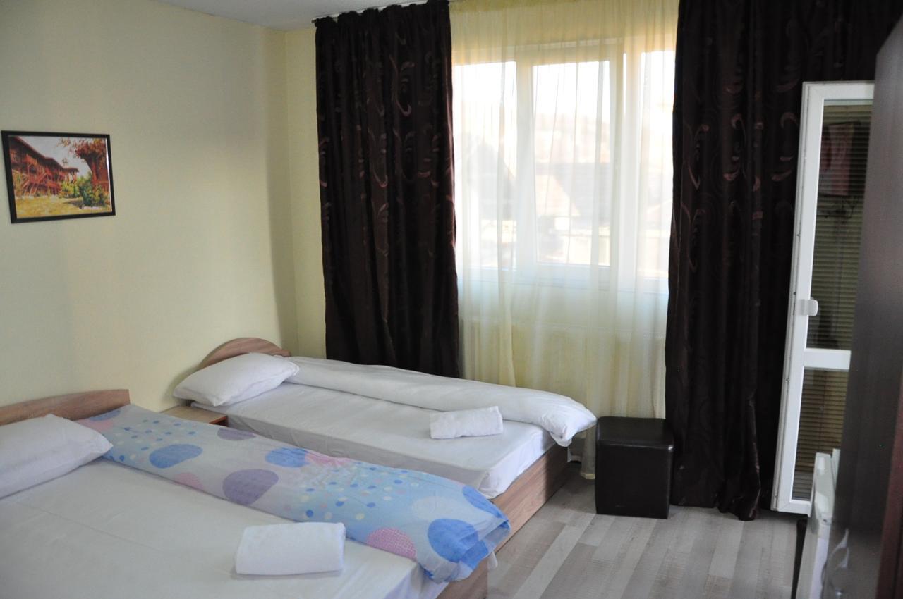 Opanets Guest Rooms Simona מראה חיצוני תמונה