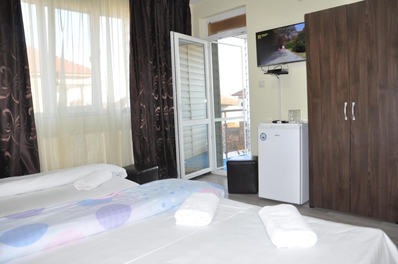 Opanets Guest Rooms Simona מראה חיצוני תמונה