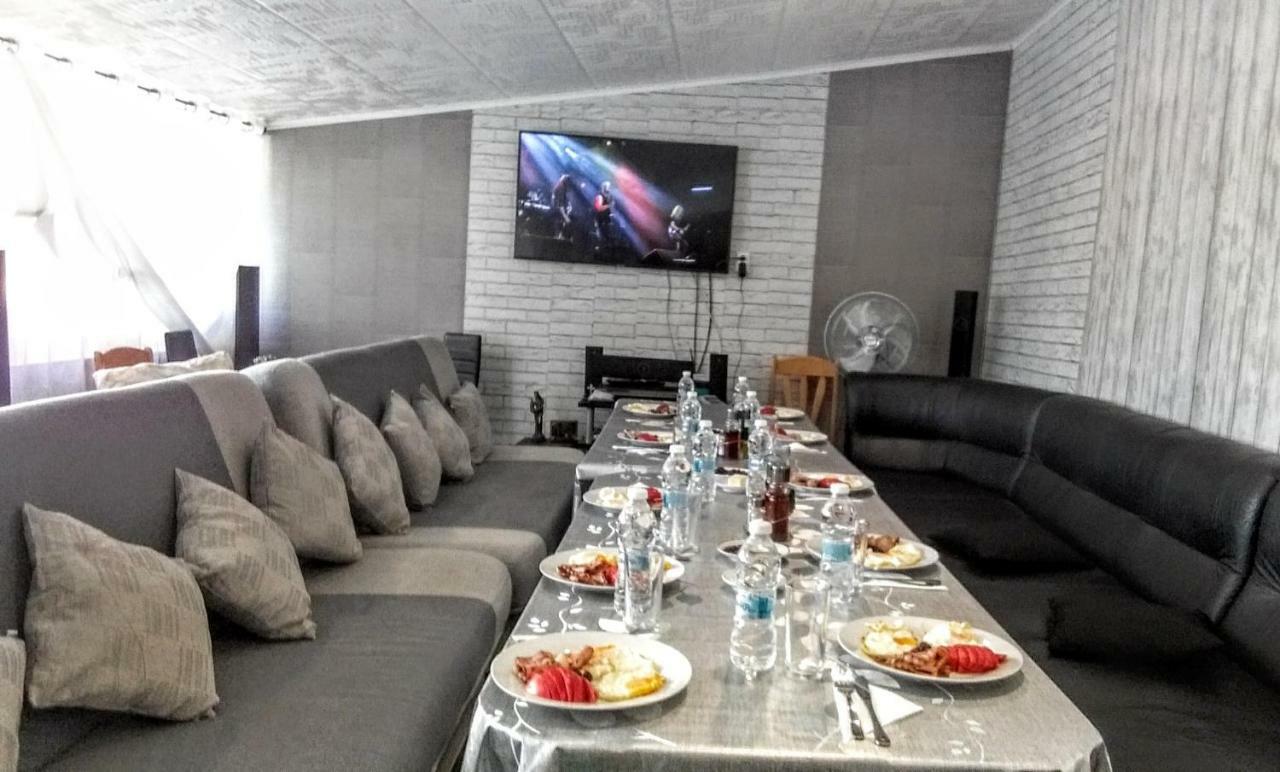 Opanets Guest Rooms Simona מראה חיצוני תמונה