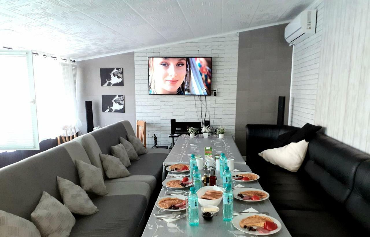 Opanets Guest Rooms Simona מראה חיצוני תמונה