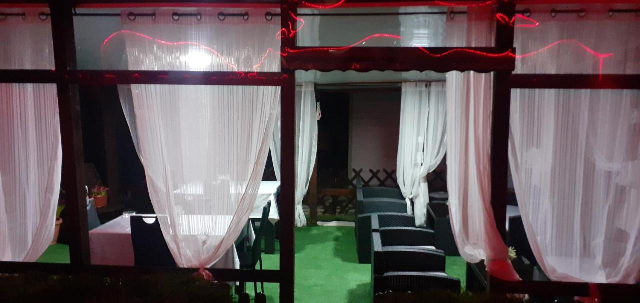 Opanets Guest Rooms Simona מראה חיצוני תמונה