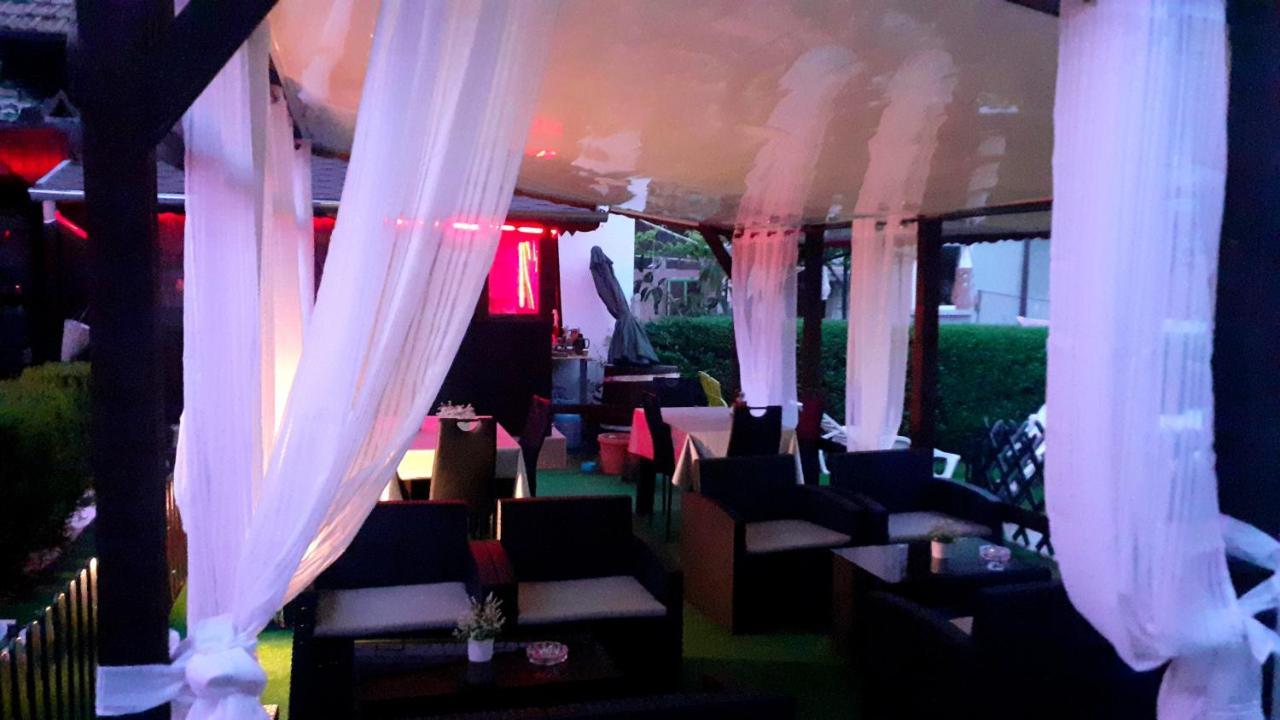 Opanets Guest Rooms Simona מראה חיצוני תמונה