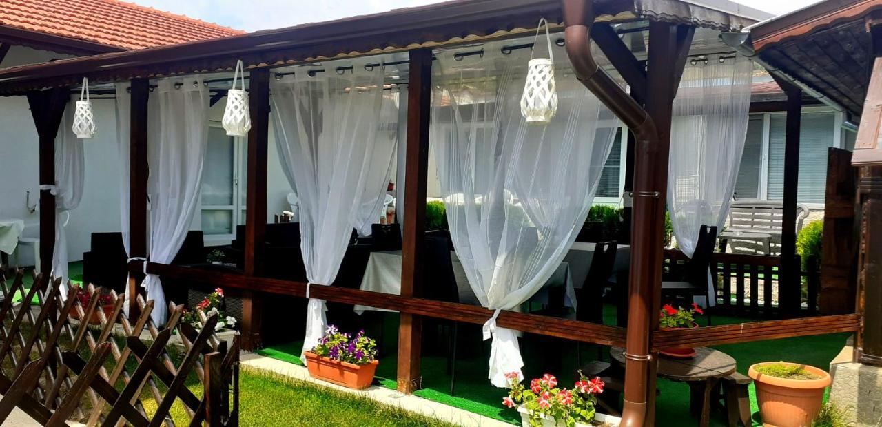 Opanets Guest Rooms Simona מראה חיצוני תמונה