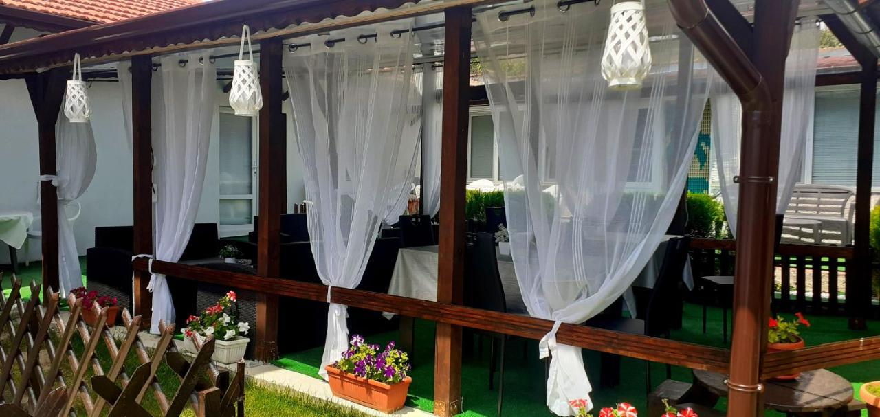 Opanets Guest Rooms Simona מראה חיצוני תמונה